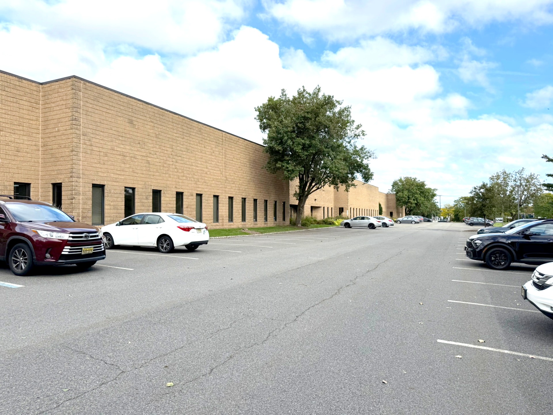 Air-Conditioned Industrial / Flex Unit in Fairfield, NJ 07004